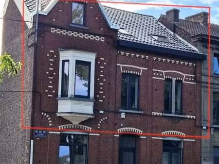 à louer! appartement 3 ch. avec terrasse et vue sur un parc