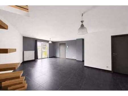 à louer - superbe duplex 4 chambres