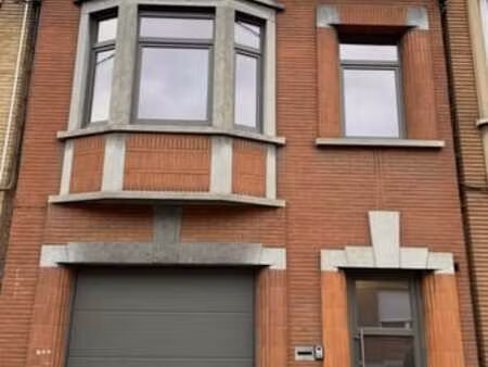 maison rénovée avec jardin et garage à grivegnée.