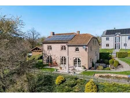 imposante villa à finnevaux avec vue 180° sur la vallée