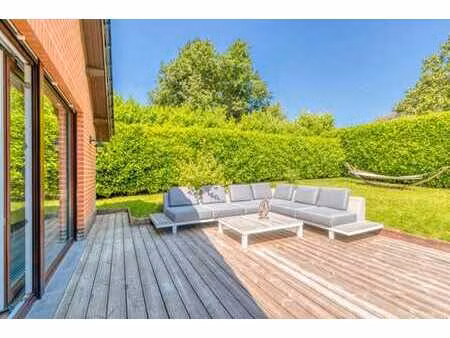 limite bruxelles: superbe maison familiale 4ch+bureau.