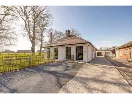 instapklare woning  grenzend aan groen