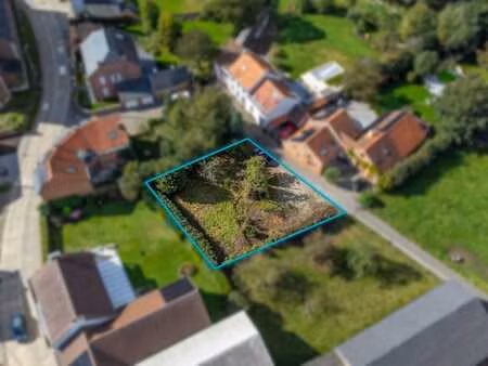 terrain constructible 592m² à perwez