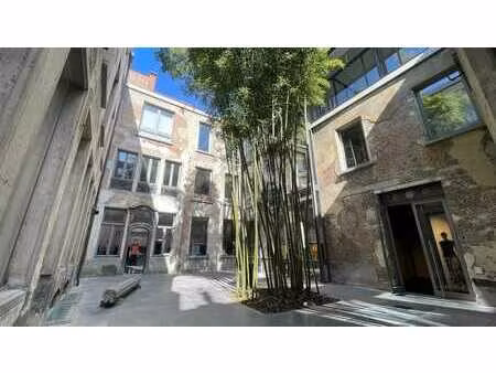 espace de bureau à louer dans un bâtiment historique en ple