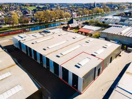 espace de stockage de 375m²