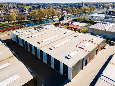 espace de stockage de 375m²