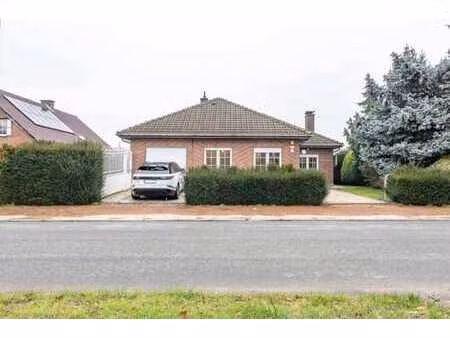 bungalow avec garage et jardin