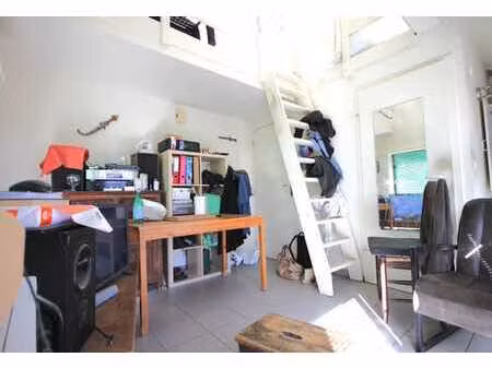 studio avec mezzanine au coeur de louvain-la-neuve