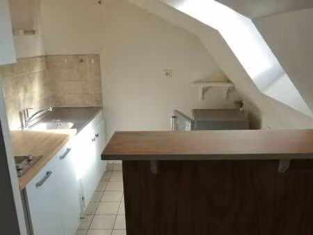 location appartement 2 pièces à château-gontier-sur-mayenne (53200) : à louer 2 pièces / 2