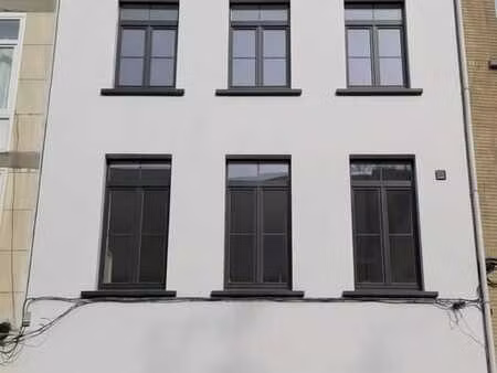 rez-de-chaussée commercial casco ±120 m² à louer