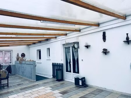 maison familiale spacieuse avec garages à potentiel locatif – à visiter sans tarder !