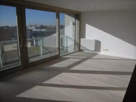 app. moderne avec 2 chambres + bureau/chambre d'enfant