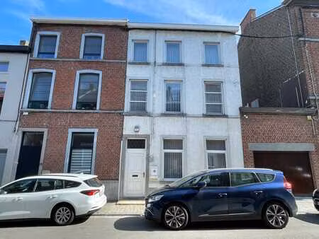maison unifamiliale à rafraîchir de 178 m² nets  6 ch