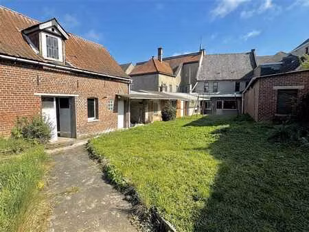 spacieuse maison de caractère avec énormément de potentiel