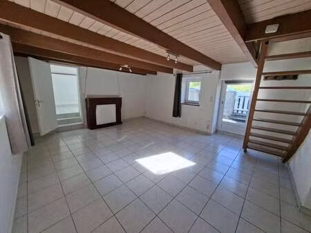 location maison à plounévézel (29270) : à louer / 41m² plounévézel
