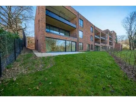 résidence d'ockham : rez-de-chaussée jardin  3 ch  2sdb.