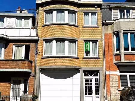 maison avec entrepôt proche de tous les commerces