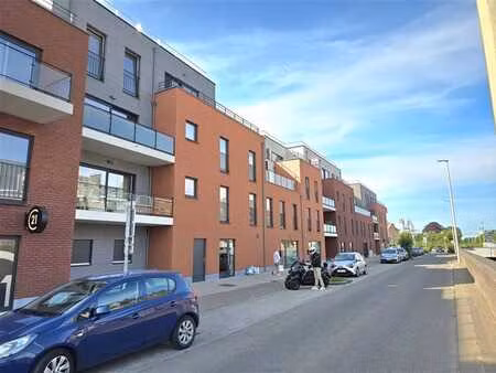 apt 2 chambres de +/- 86m² avec terrasse et parking int. !