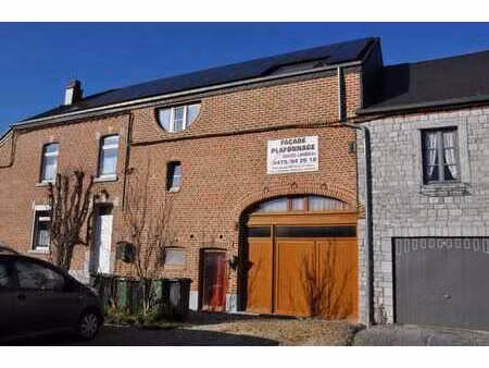 appartement 2 chambres en triplex sis à focant.