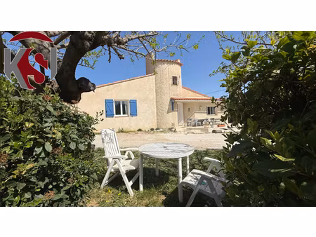 villa t6 sur 2300 m2 de terrain avec piscine et dependance