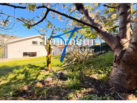 sanary portissol centre a 150m de la plage villa standing d'