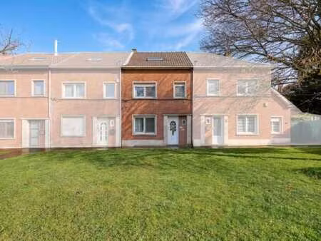 une jolie maison 2-façades