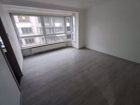 appartement 2ch/ascenseur/terrasse/charleroi centre-ville