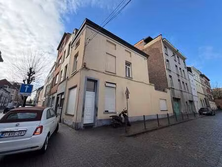 maison de ville à anderlecht  beau potentiel!