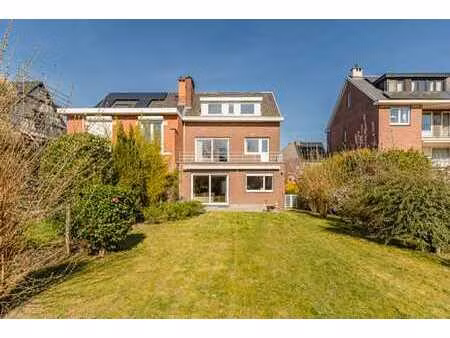 quartier louis jasmin - agréable maison 5 ch. et jardin