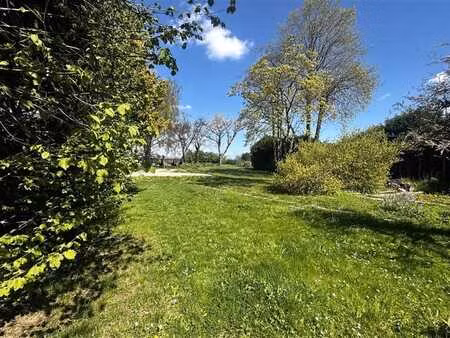 propriété unique - habitation et de deux studios!