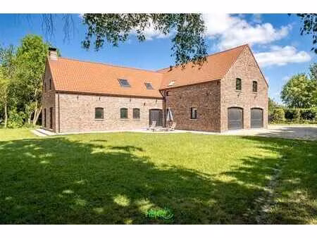 maison de charme sur 5600 m² – une page blanche à créer !