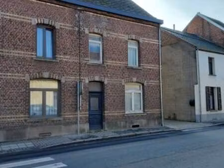 maison 3 façades avec jardin et grenier aménageable.