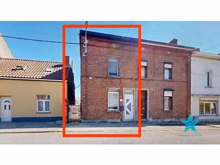 agréable maison 3 façades à carnières