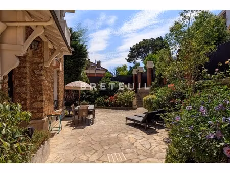 maison de luxe à vendre dans le quartier montretout