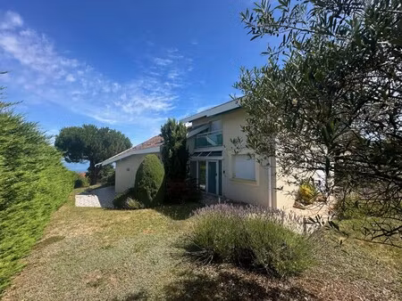 maison de luxe à vendre à neuvecelle