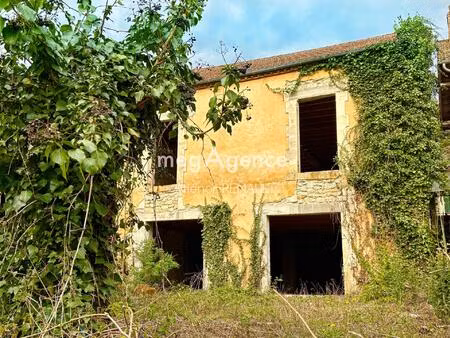 maison en pierre à rénover avec jardin - 74m²