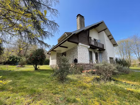 a vendre maison type 5 sur la commune de razac sur l'isle