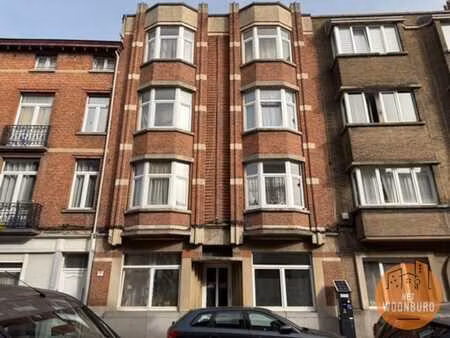 appartement au rez-de-chaussée avec jardin