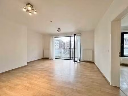 otan - appart récent avec terrasse et parking