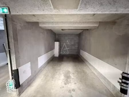 vente garage et parking à angers capucins verneau (49000) : à vendre / 12m² angers capucin