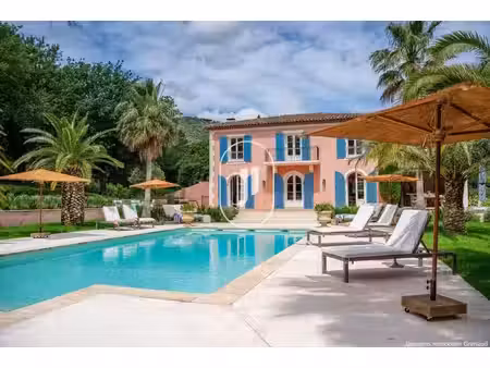 maison de luxe à vendre à grimaud