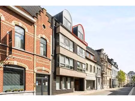 appartement en duplex élégant et soigné avec une finition mo