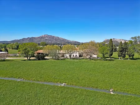 vente maison 2400 m² à eyguières (13430)  2 580 000 €