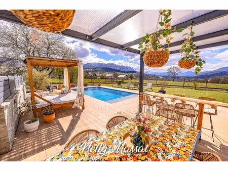 villa de luxe à vendre à la biolle