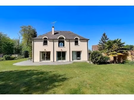 maison familiale – dpe b – prestations haut de gamme – grand jardin