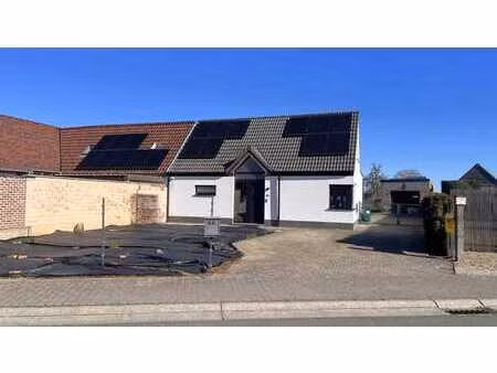 ideale starterswoning met ruime garage en zonnige tuin in...