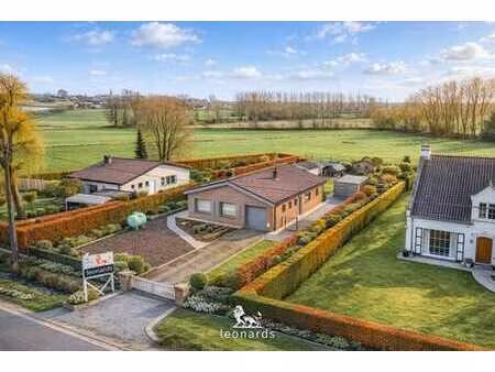 maison prête à emménager avec magnifique jardin