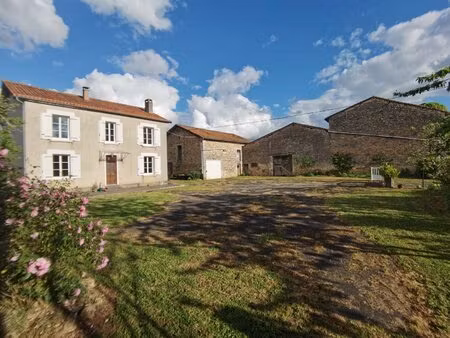 maison de campagne sur 1.06 ha de terrain - garage et hangar