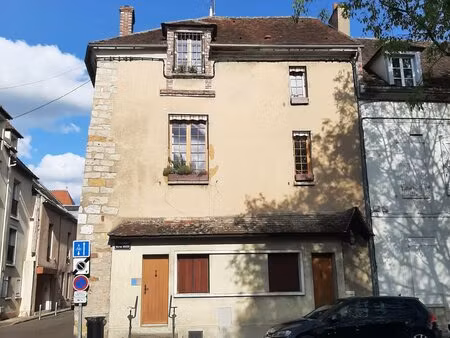 belle maison de ville dans le centre historique