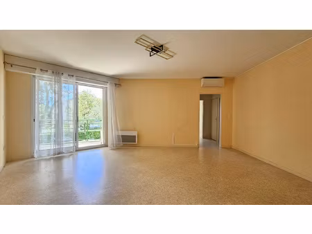 appartement t3 en résidence seniors avec services et garage